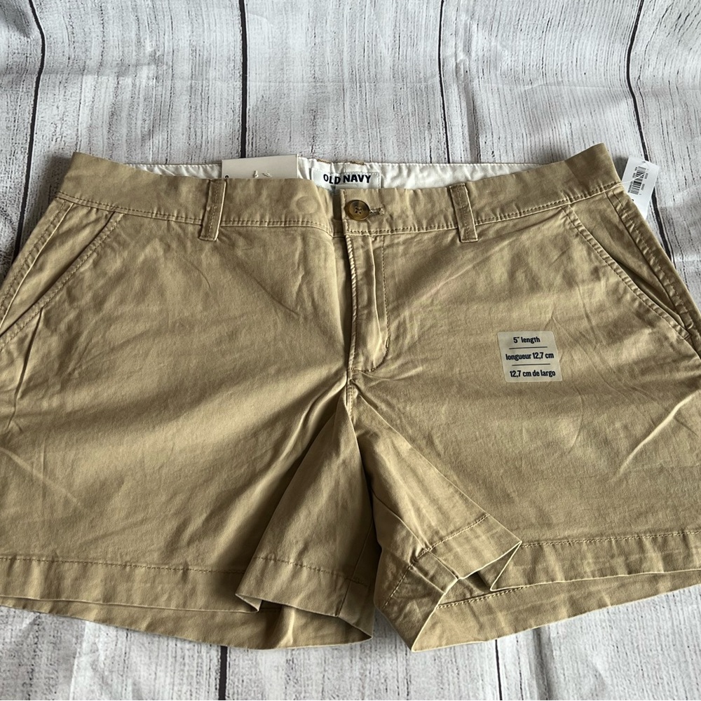 Ladies Old Navy Khaki Mid-Rise Stretch Shorts